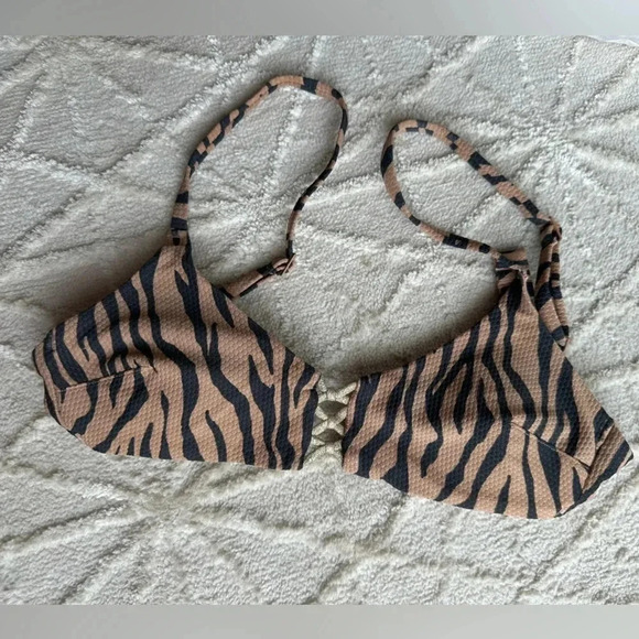 aerie Other - AERIE Pique Animal Print Knot Front Scoop Bikini Top